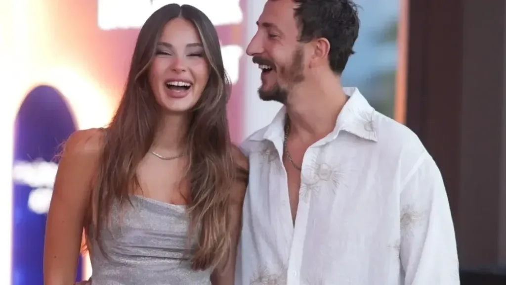 Survivor Berkan Karabulut ve Lale Onuk Evlendi! Gelinliği Sosyal Medyada Olay Oldu