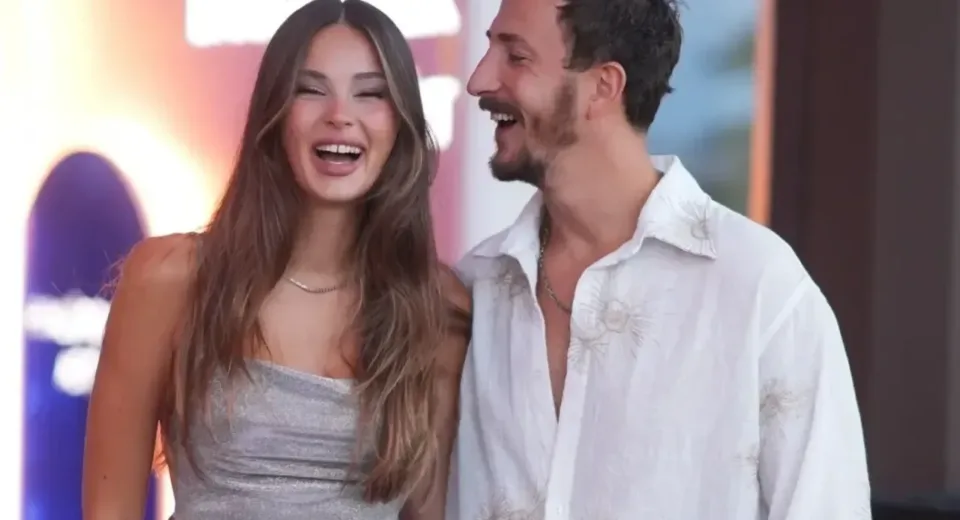 Survivor Berkan Karabulut ve Lale Onuk Evlendi! Gelinliği Sosyal Medyada Olay Oldu