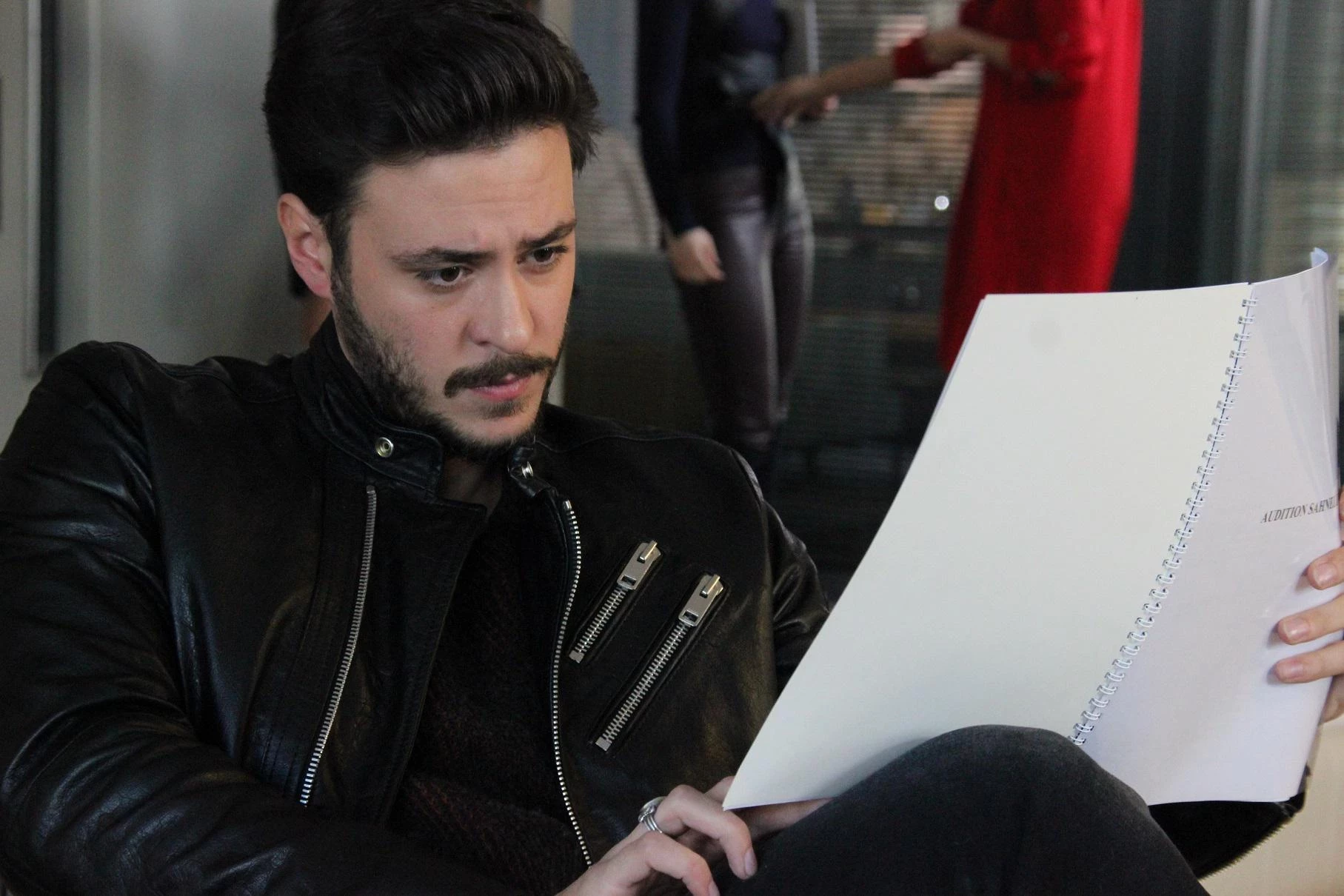 Anıl Altan’dan Dikkat Çeken Cevap: “O Konulara Girmeyelim”