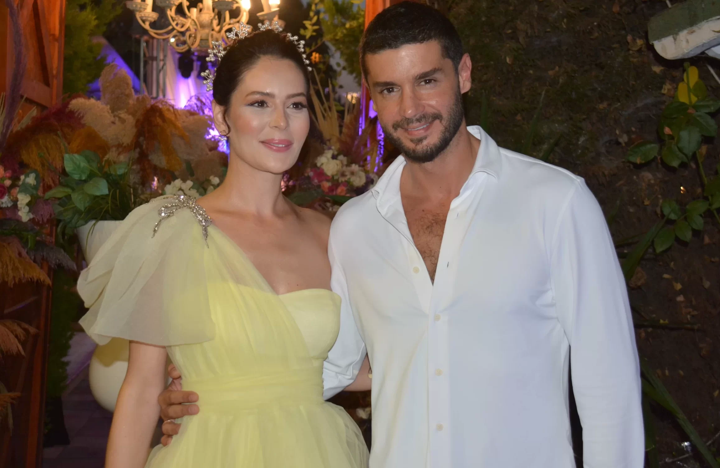 Berk Oktay ve Yıldız Çağrı Atiksoy Üçüncü Evlilik Yıl Dönümlerini Romantik Paylaşımlarla Kutladı