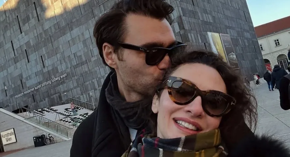 Birce Akalay’dan Romantik Sürpriz! Hakan Kurtaş’ın Doğum Gününde Aşka Geldi