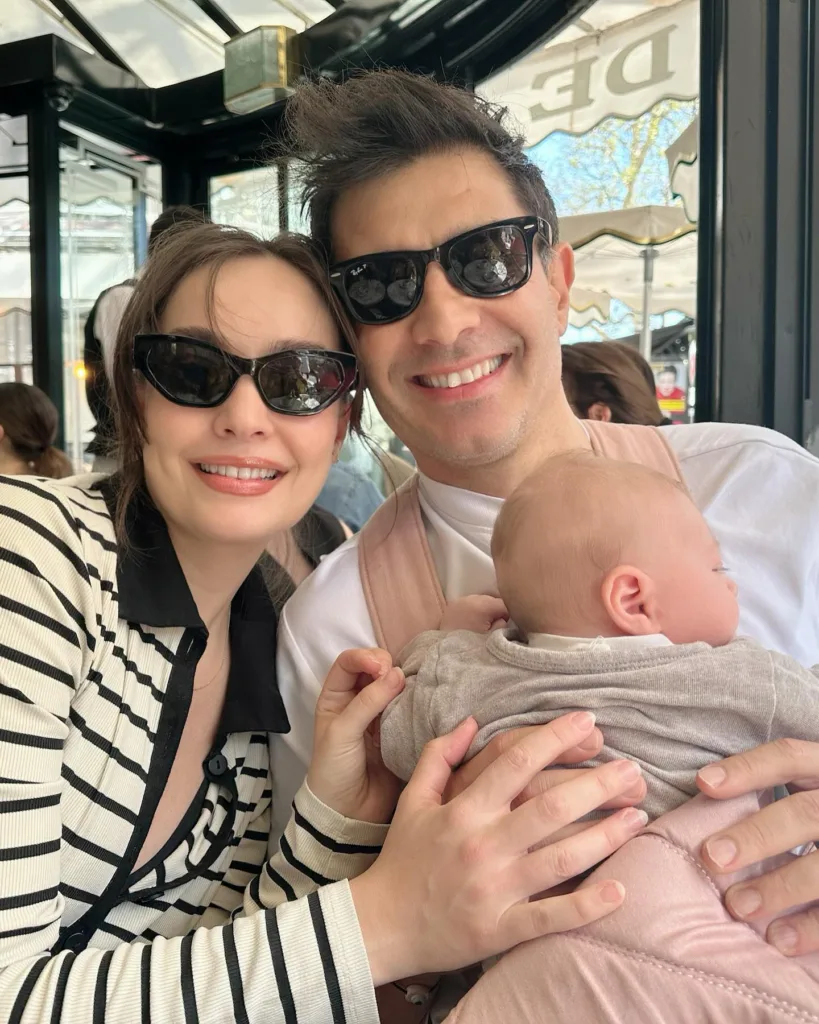 Cansel Elçin ve Zeynep Tuğçe Bayat’tan İç Isıtan Çekirdek Aile Pozları: Atlas Bebekle İlk Tatil!