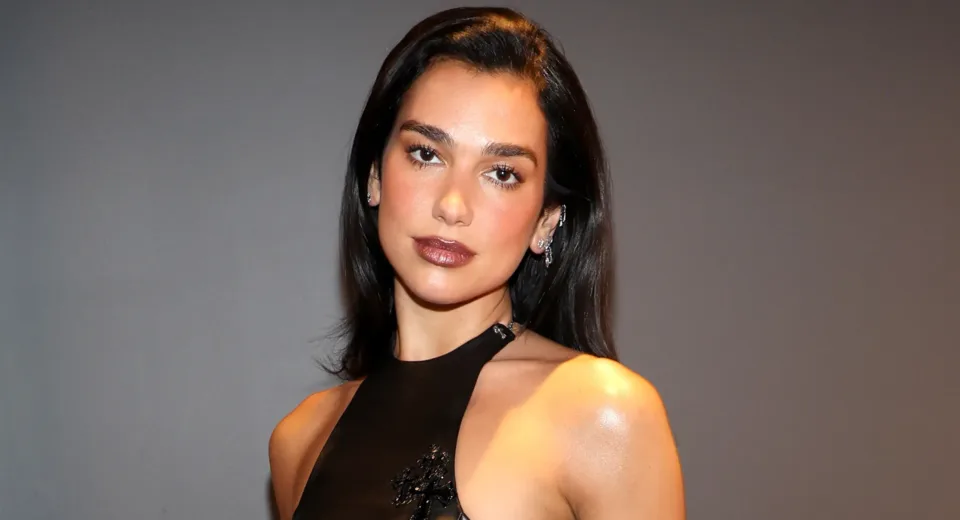 Dua Lipa’nın Boston Konserine Türk Hayran Damgası