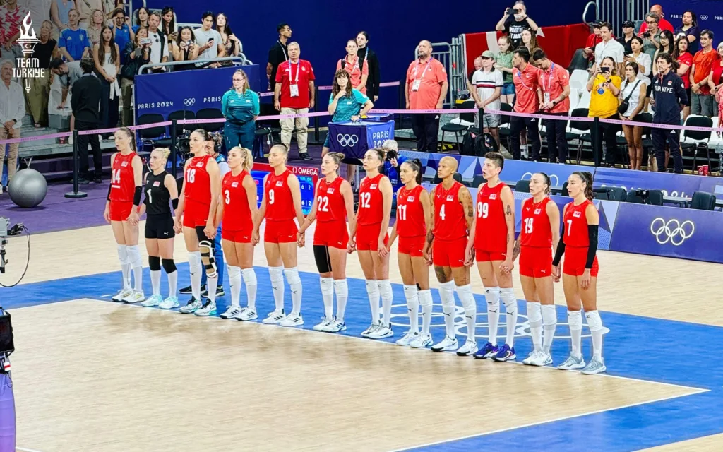 Filenin Sultanları Finalde İtalya’ya 3-2 Kaybetti! Dünya Voleybol Şampiyonasında Gümüş Madalya Gururu