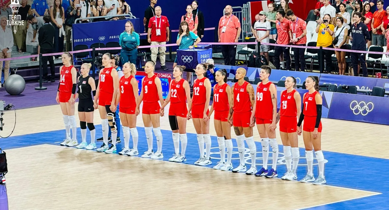 Filenin Sultanları Finalde İtalya’ya 3-2 Kaybetti! Dünya Voleybol Şampiyonasında Gümüş Madalya Gururu