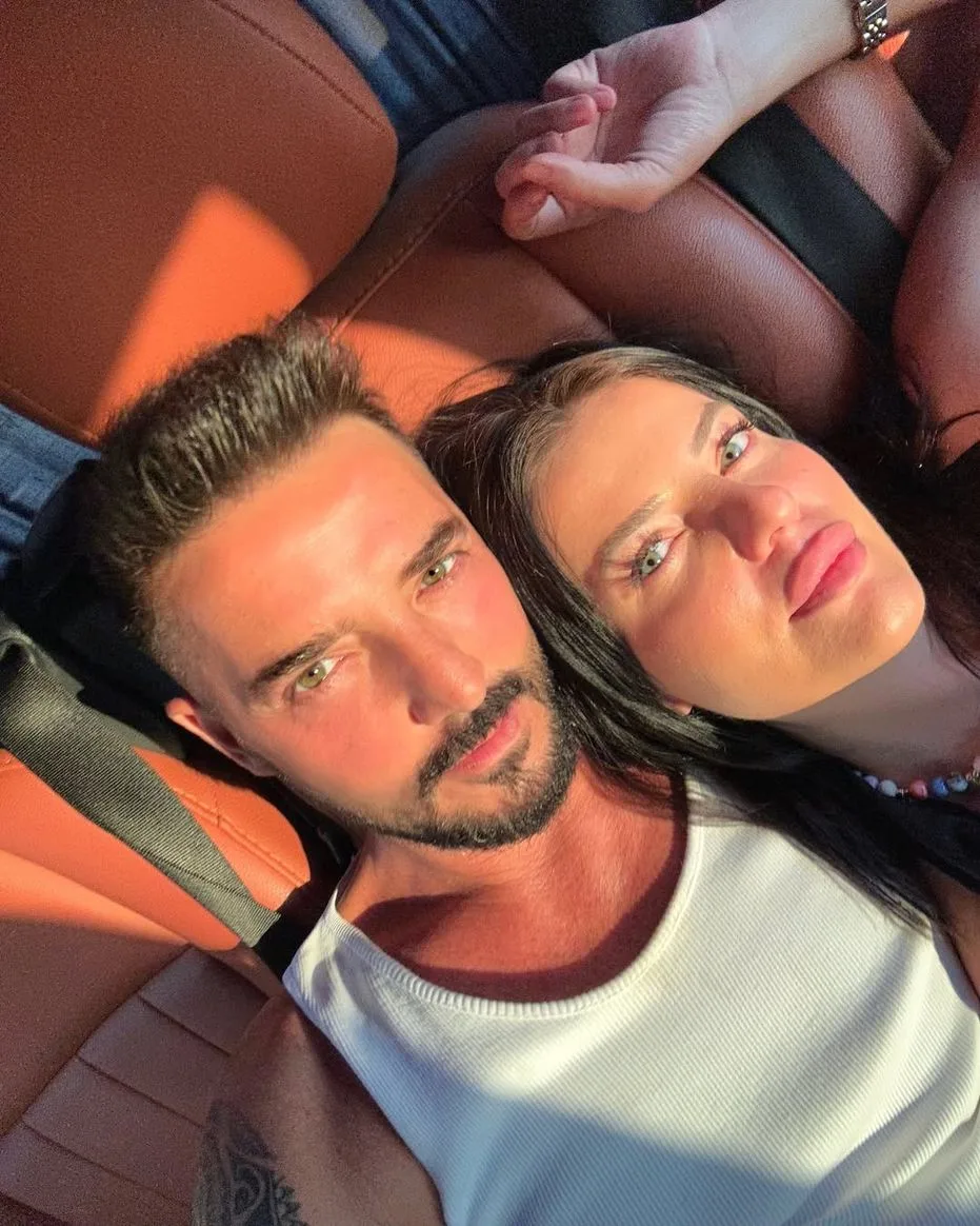 Gökhan Özen, Sevgilisiyle İlk Kez Aşkını İlan Etti