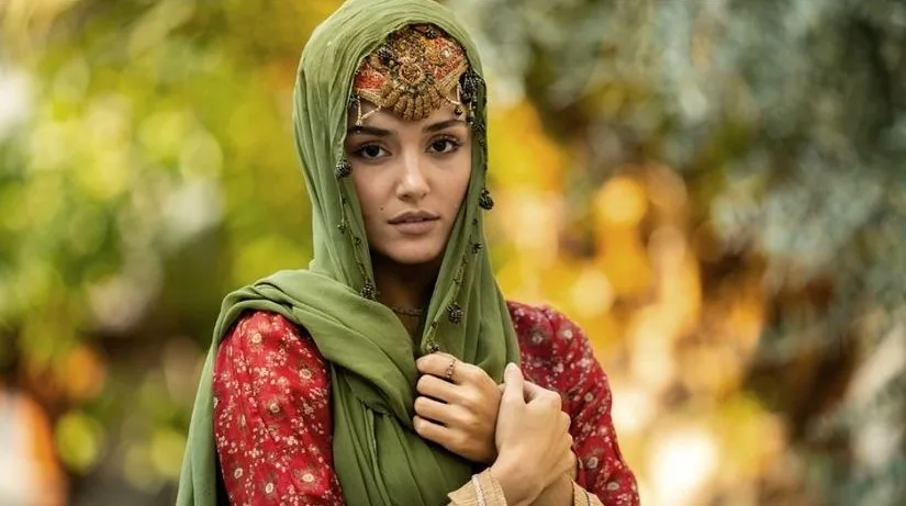 Hande Erçel’li “Mevlana: Mest-i Aşk” Filminden İlk Kareler Geldi