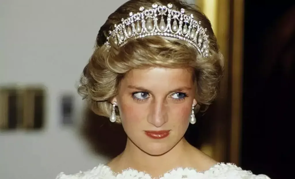 Prenses Diana'nın Mühürlediği Zaman Kapsülü Yıllar Sonra Açıldı