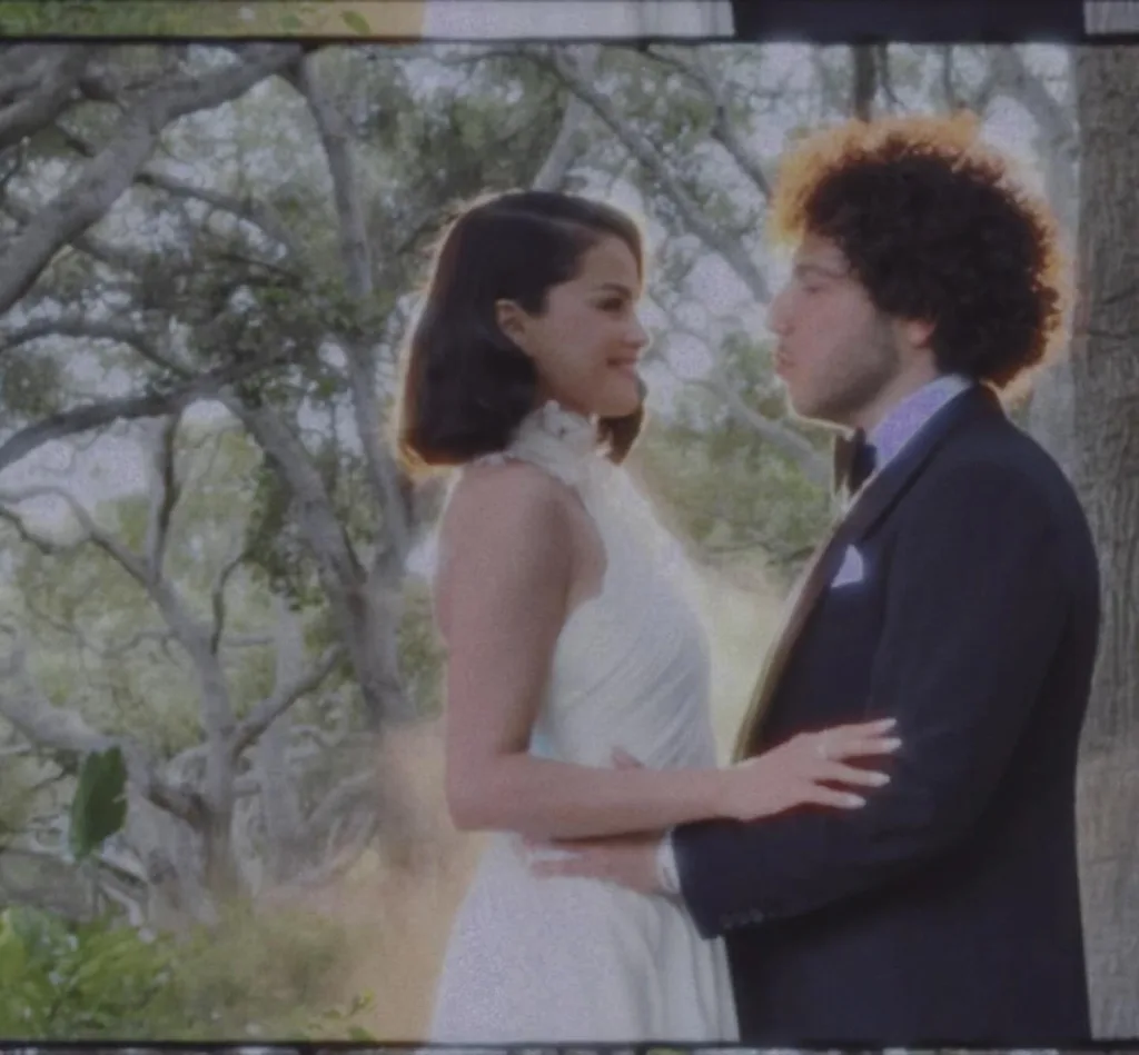 Selena Gomez ve Benny Blanco Evlendi! Paylaşılan Not Olay Yarattı