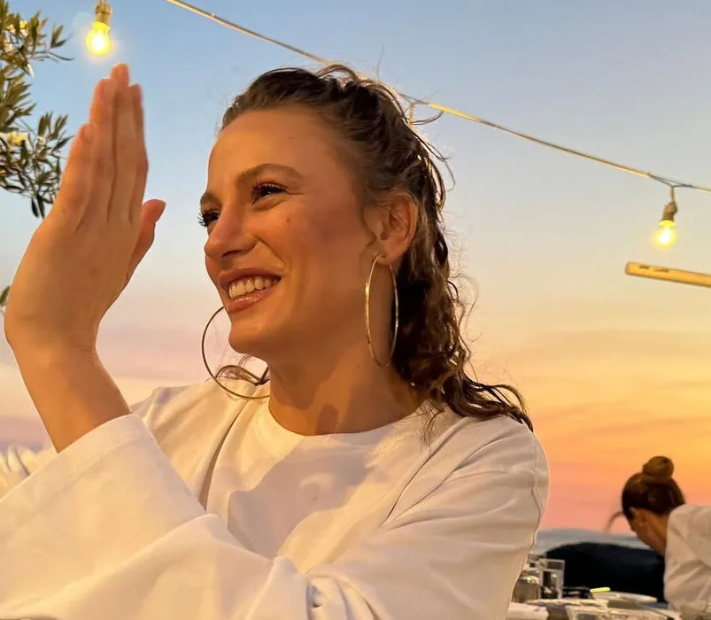 Serenay Sarıkaya 2025 Yazına Veda Etti