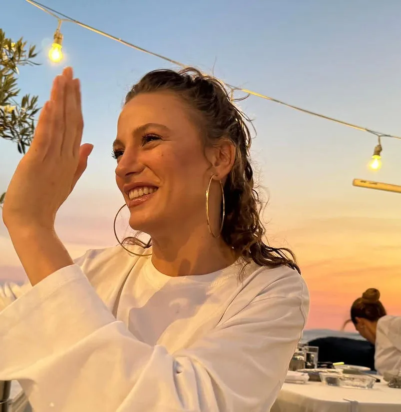 Serenay Sarıkaya 2025 Yazına Veda Etti