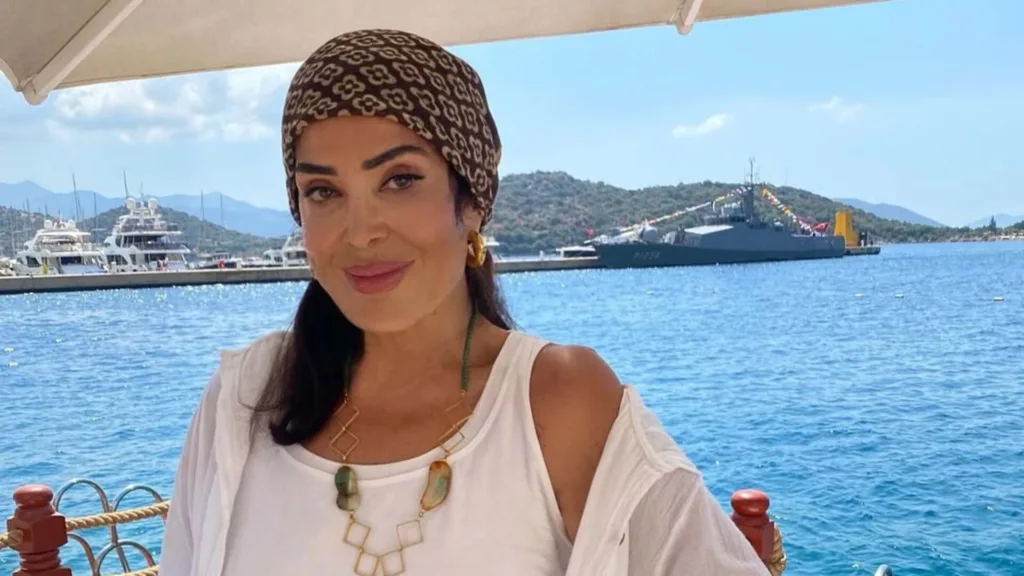 Türkan Şoray, Kaş'ta Tatil Pozlarıyla Sosyal Medyayı Salladı