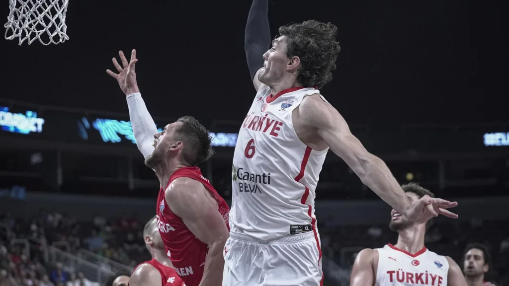 Türkiye Yunanistan Yarı Final Maçı Canlı İzle: 12 Dev Adam Tarihi Zafer Peşinde