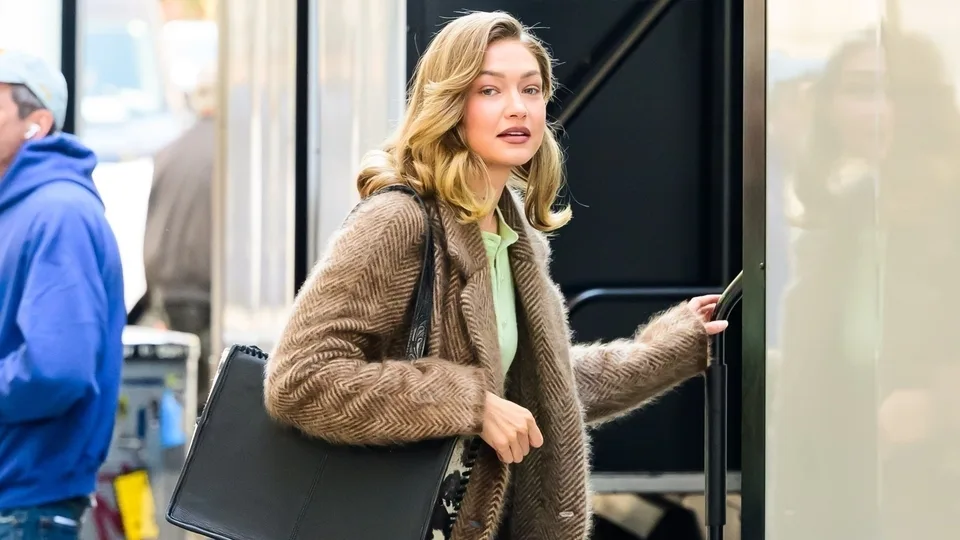 Gigi Hadid Dizide Oynuyor: Ünlü Model “Not Suitable For Work” ile Ekranlara Dönüyor