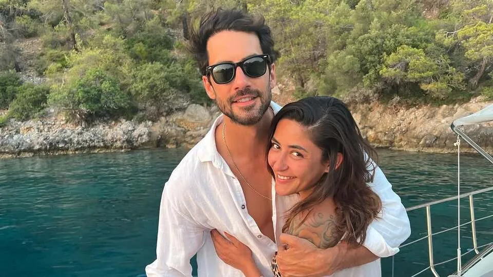 Melek Mosso ile Serkan Sağdıç Boşanma Kararını Açıkladı