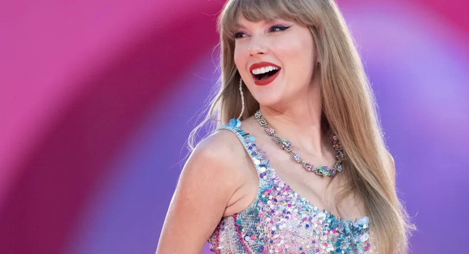 Taylor Swift Yeni Albümüyle Hayranlarını Çılgına Çevirdi
